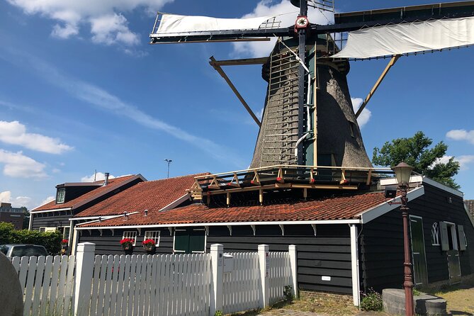 Private tour from Amsterdam, windmills, clogs & cheese.. - Zaanse Schans: windmills with a tourist village feel