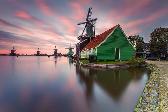 Private Zaanse Schans & Volendam Tour: Windmills, Cheese & Clogs - The private guide can make or break the day