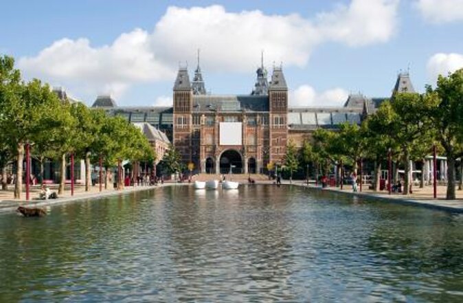 Rijksmuseum Amsterdam Exclusive Guided Tour w/ Reserved Entry - Why a guide helps inside the Rijksmuseum