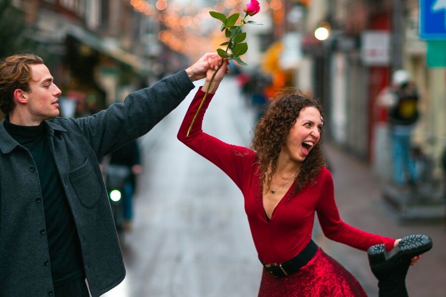 Romantic Photoshoot Experience for Couples in Amsterdam - Digital photos within 24 to 48 hours