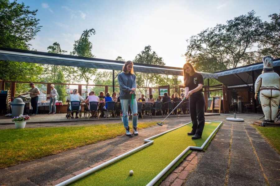 Rotterdam: 18-Hole Mini-Golf Game - A Family-Friendly Choice With Some Limits