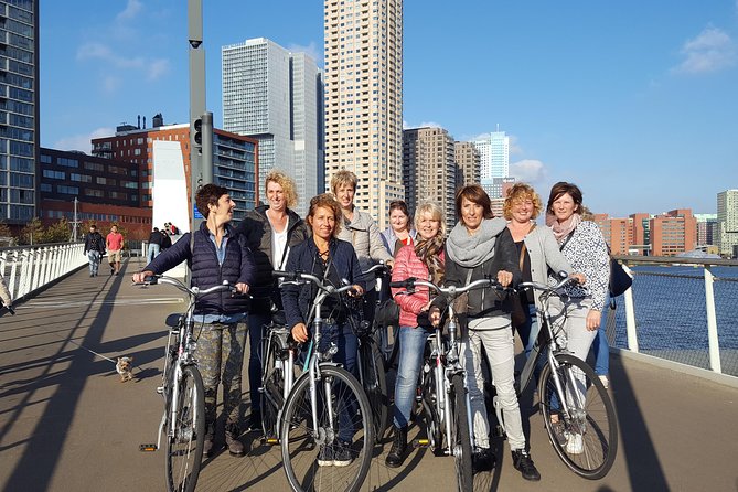 Rotterdam Bike Tour - all the Highlights - Starting in the center with a bicycle and a local guide