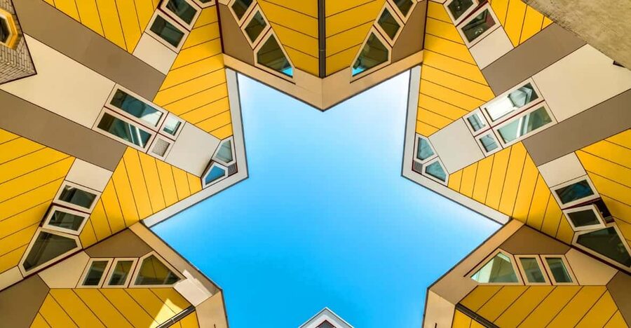 Rotterdam: Capture the most Photogenic Spots with a Local - Hotel New York and the waterfront finish