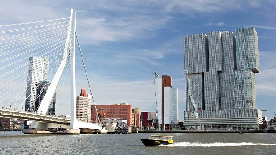 Rotterdam: De Rotterdam, Cube Houses, Watertaxi and Markthal - The Old Harbour and Rotterdam’s beginnings