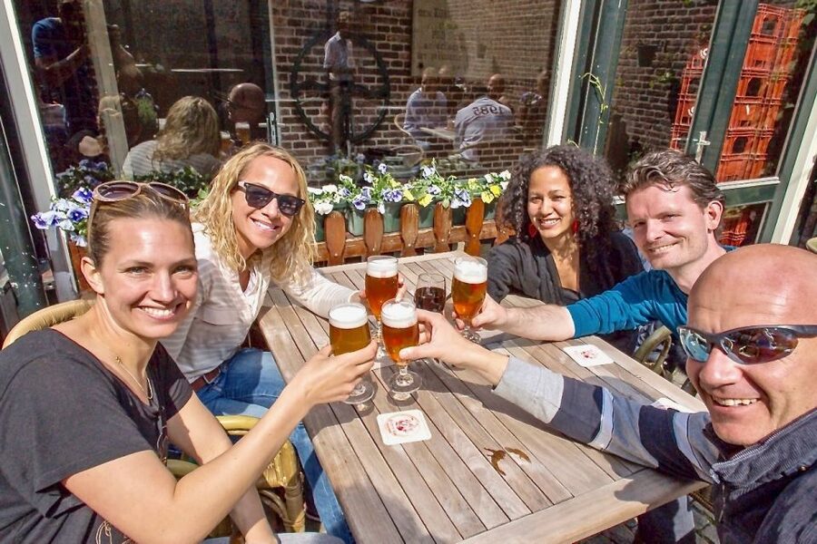 Rotterdam: Food Tour by Bike - Surinamese curry and Rotterdam’s international table