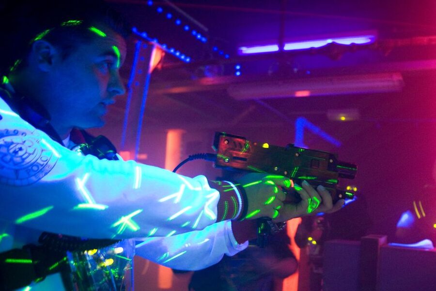 Rotterdam: Lasergame Actvity - Planning it around the Euromast