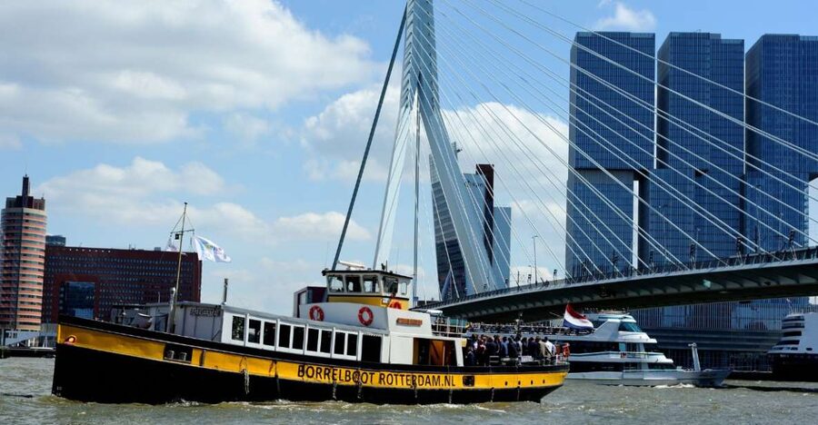 Rotterdam: Pub Cruise with Drinks and Bites - Unlimited Drinks and Three Dutch Bites