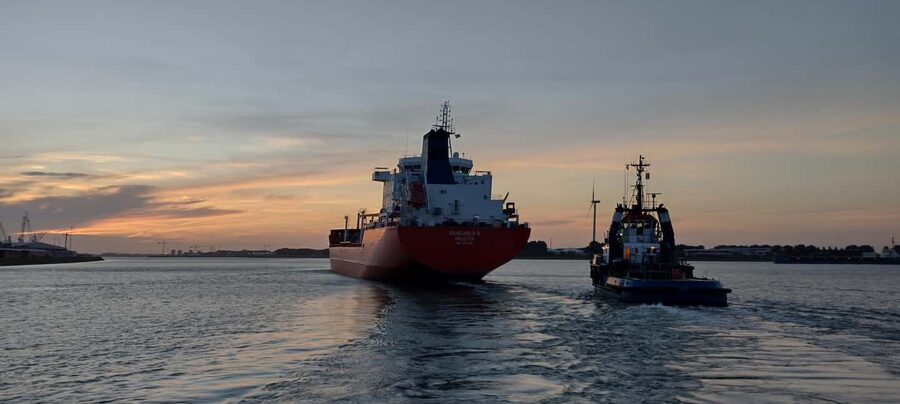 Rotterdam: Summer Evening Cruise with Live Entertainment - Rotterdam’s Harbor from the Maas