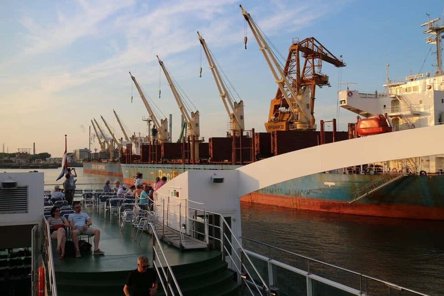 Rotterdam: Summer Evening Cruise with Live Entertainment - Latin Music, Dancing, and the Social Mood