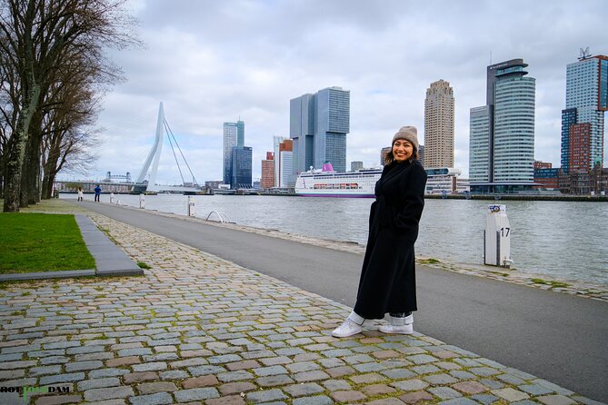 Rotterdam Walk: Hilights, Gems, Architecture & WWII | 2 or 3hrs - The Maritime District and Rotterdam’s surviving boats