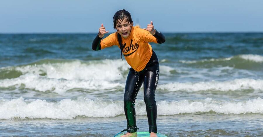 Scheveningen Beach: 1,5-Hour Surf Experience for kids - Meeting Aloha Surf beside Scheveningen Beach