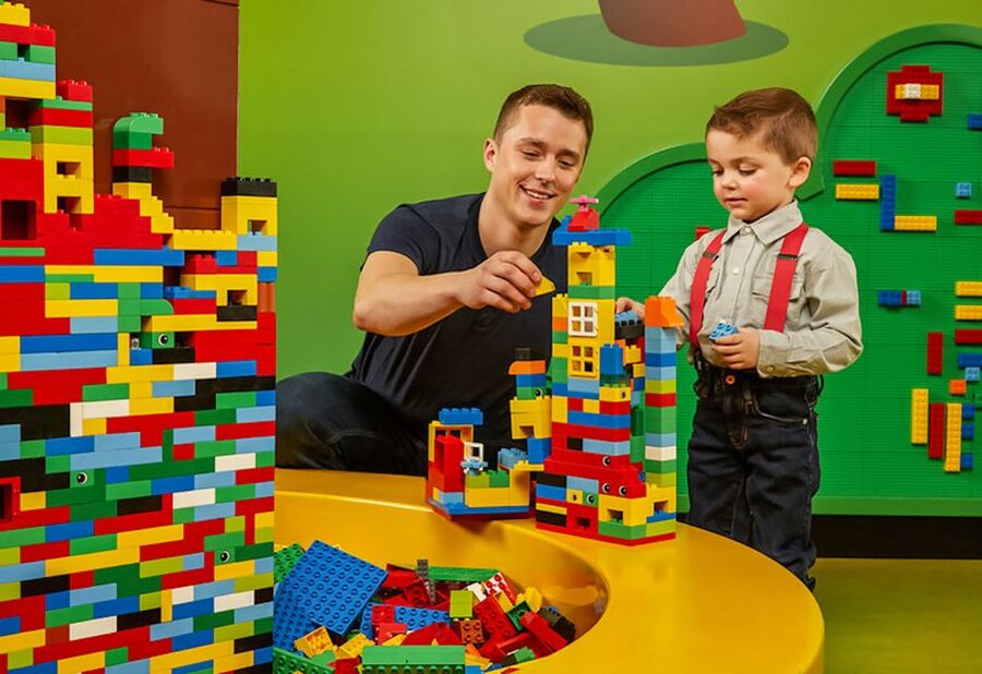 Scheveningen: LEGOLAND® Discovery Centre Entry Ticket - Build and Test turns bricks into a race
