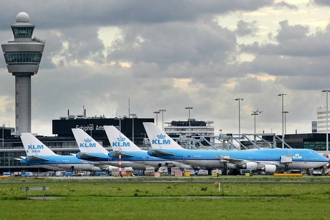 Schiphol Airport to Amsterdam Private Transfer - A calmer exit from Schiphol Airport