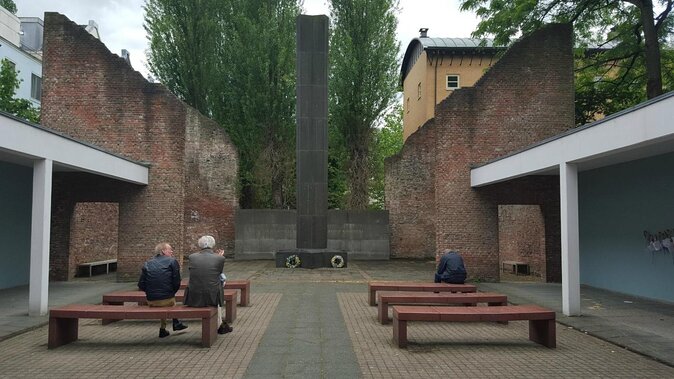 Self-Guided Audio Tour Holocaust Series: The Jewish Quarter - Key points to know