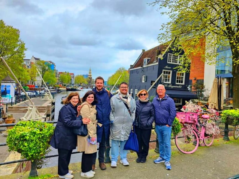 Skipping Lines & Sipping Beers: A History Tour of Amsterdam - Key points at a glance