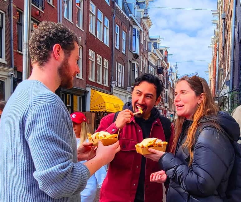 Skipping Lines & Sipping Beers: A History Tour of Amsterdam - The oldest bakery and a warm stroopwafel