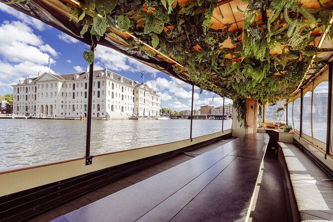 Small-Group Luxury Canal Cruise with Local Skipper - The Magere Brug and the romantic side of Amsterdam