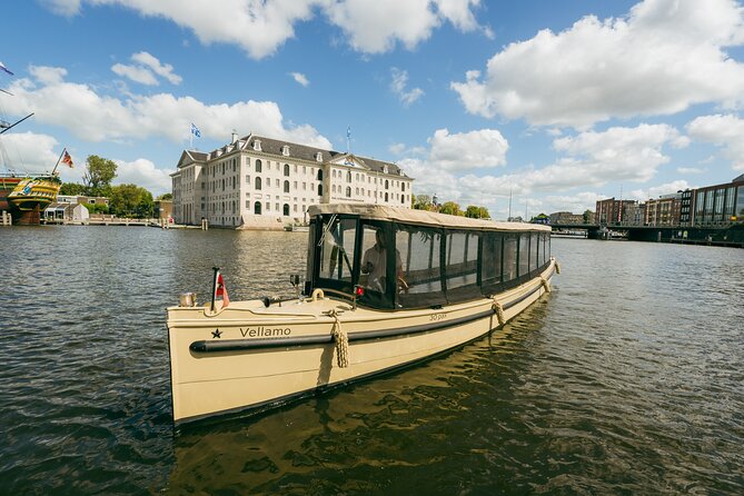 Small-Group Luxury Canal Cruise with Local Skipper - What the 90-minute timing really means
