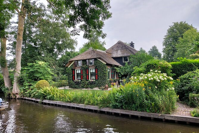 Small-Group Tour to Windmills & Giethoorn with boat tour - Leaving Amsterdam for Zaanse Schans
