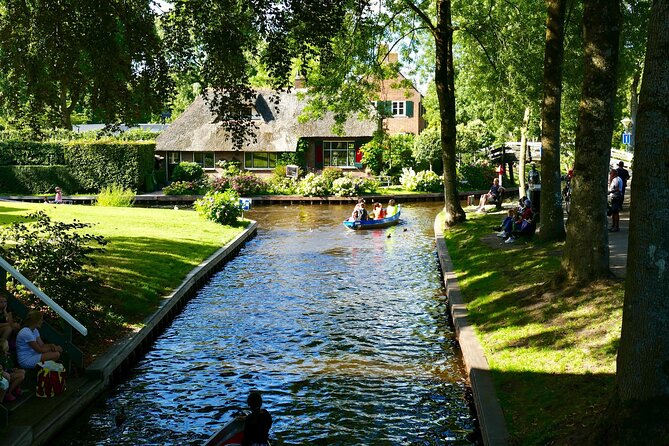 Small-Group Tour to Windmills & Giethoorn with boat tour - Two hours among the windmills at Zaanse Schans