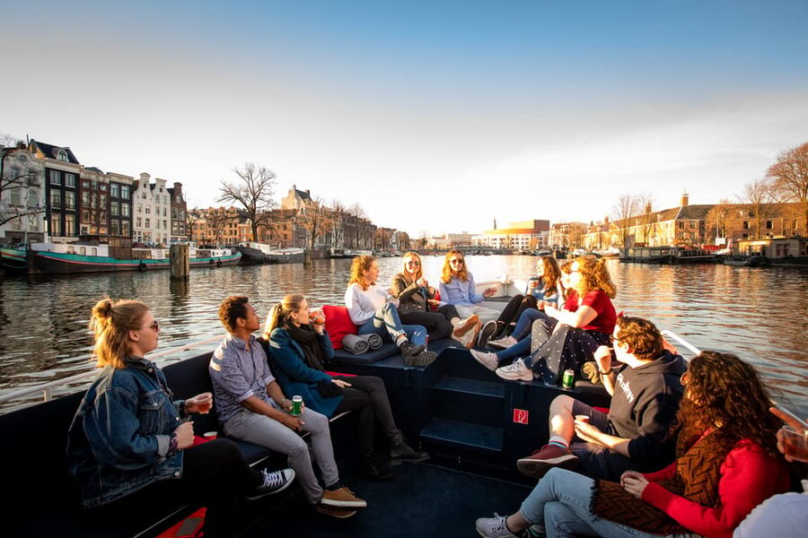Small-Group Walking Tour with Amsterdam Canal Cruise - The Flower Market, Muntplein, and the pause before the boat