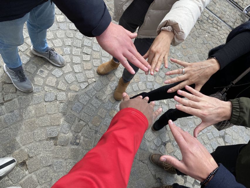 Sprechen Sie Gras? German Tour of Amsterdam's Coffeeshops - Group size, language, and comfort