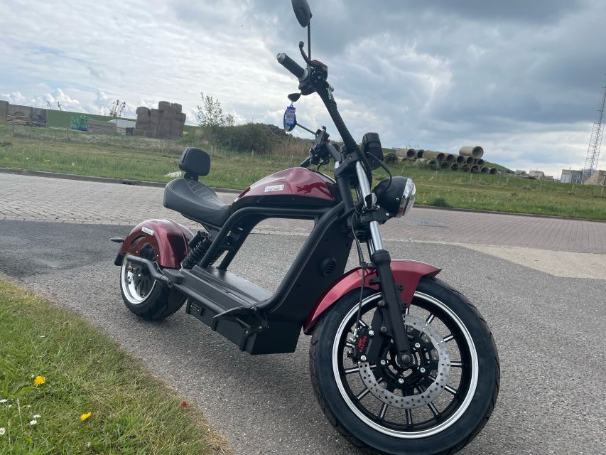 Texel: Explore Texel with a Café Cruiser E-scooter - Riding toward Den Burg and De Koog
