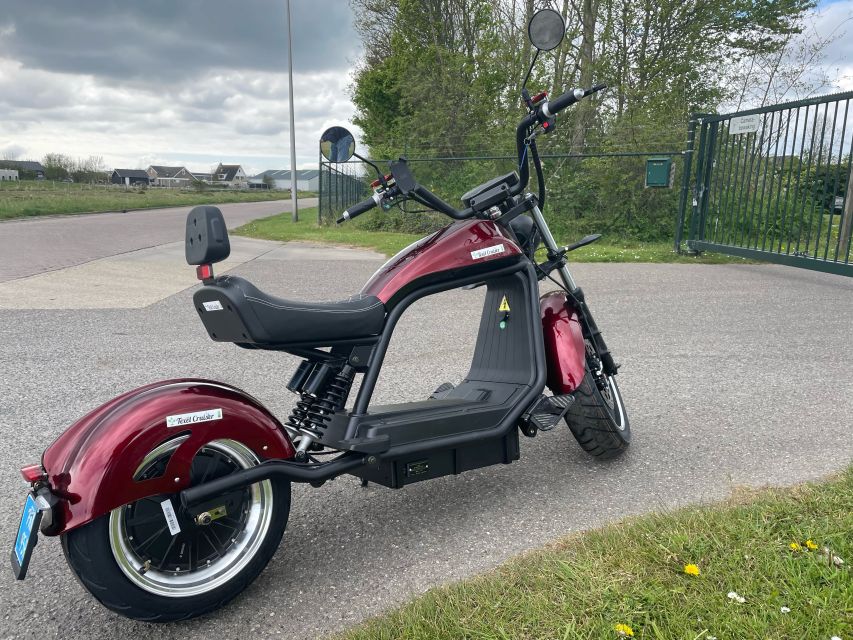 Texel: Explore Texel with a Café Cruiser E-scooter - Starting with the briefing and route map