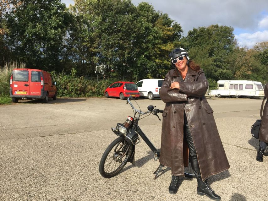 Texel: Solex Moped Rental - Collecting the moped and getting ready