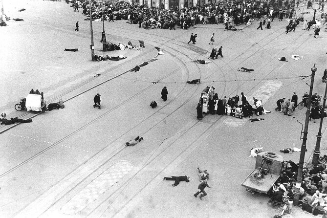 The Anne Frank Tour (Jewish Neighborhood & Amsterdam during WWII) - Starting at Dam Square and the National Monument