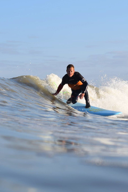 The Hague: Beginner's Surf Lesson - The beach briefing before you touch the waves
