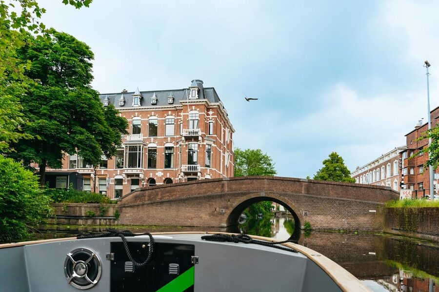 The Hague: Canal Cruise with music from local artists - Is $17 good value for 1.5 hours?