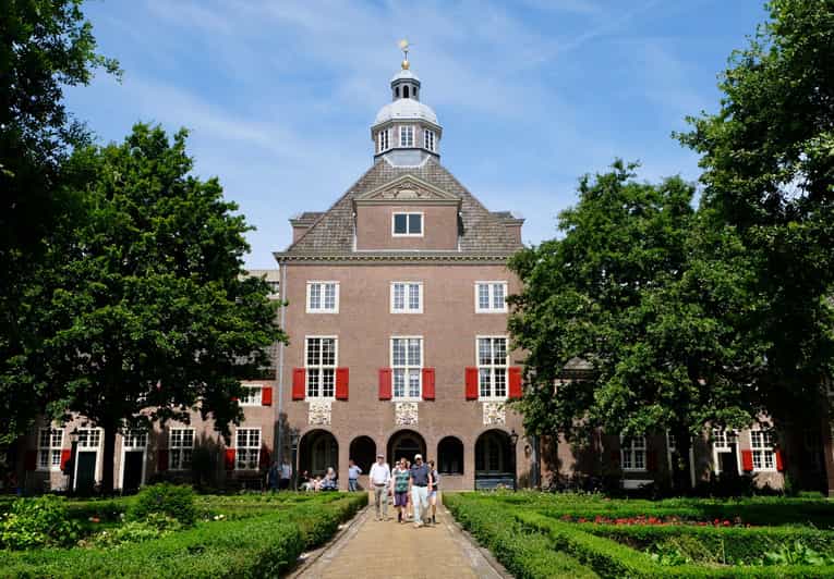 The Hague: Courtyard Walking Tour - Key points to know before you book