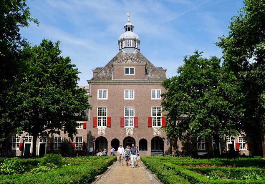 The Hague: Courtyard Walking Tour - What the 1.5-hour route feels like