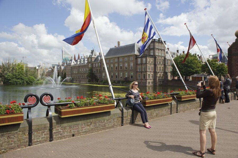 The Hague: Highlights Bike Tour - Binnenhof and the center of Dutch government