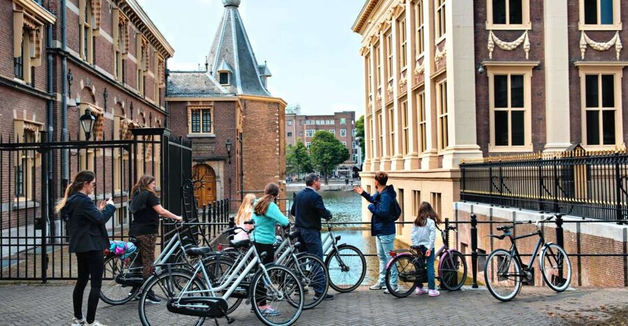 The Hague: Highlights Bike Tour - The Passage and the everyday city