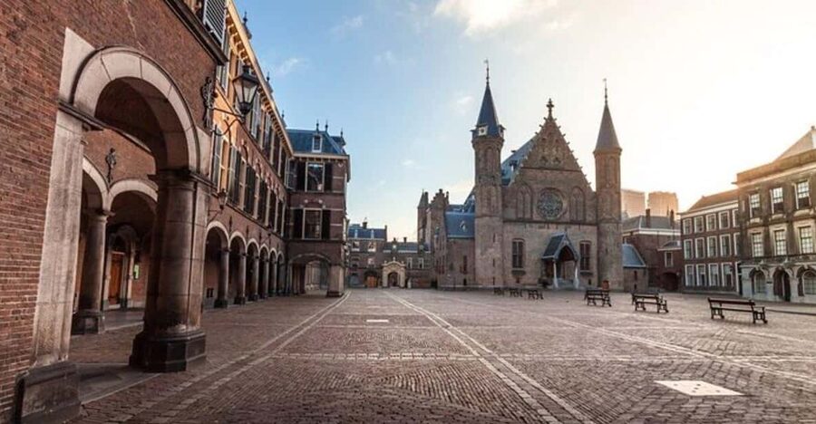 The Hague : Must-See attractions Private Walking Tour - Mauritshuis and the art of a compact royal museum