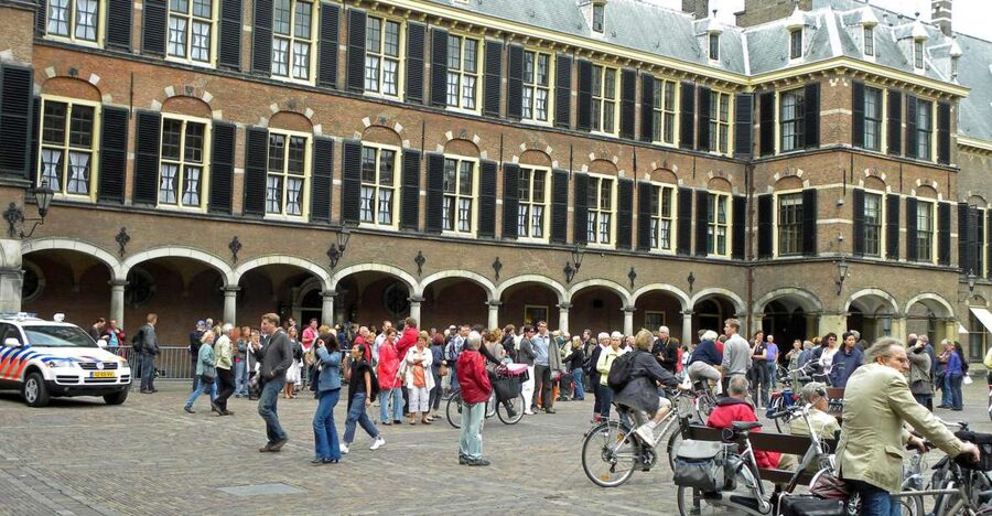 The Hague: Old City Private Walking Tour - The Binnenhof, where Dutch government took root