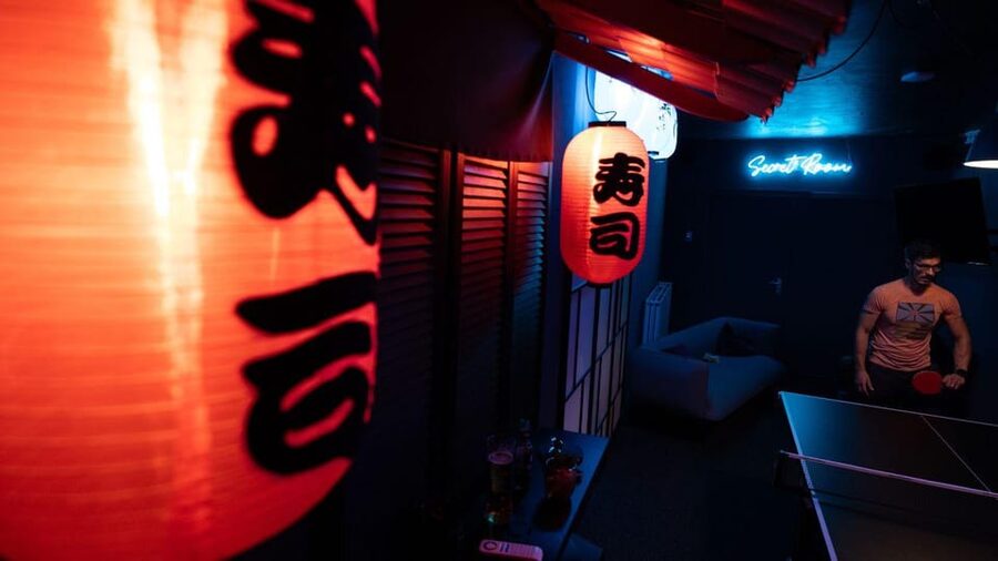 The Hague: Ping Pong Table Rental at a Secret Ping Pong Bar - Who will get the most from this activity?