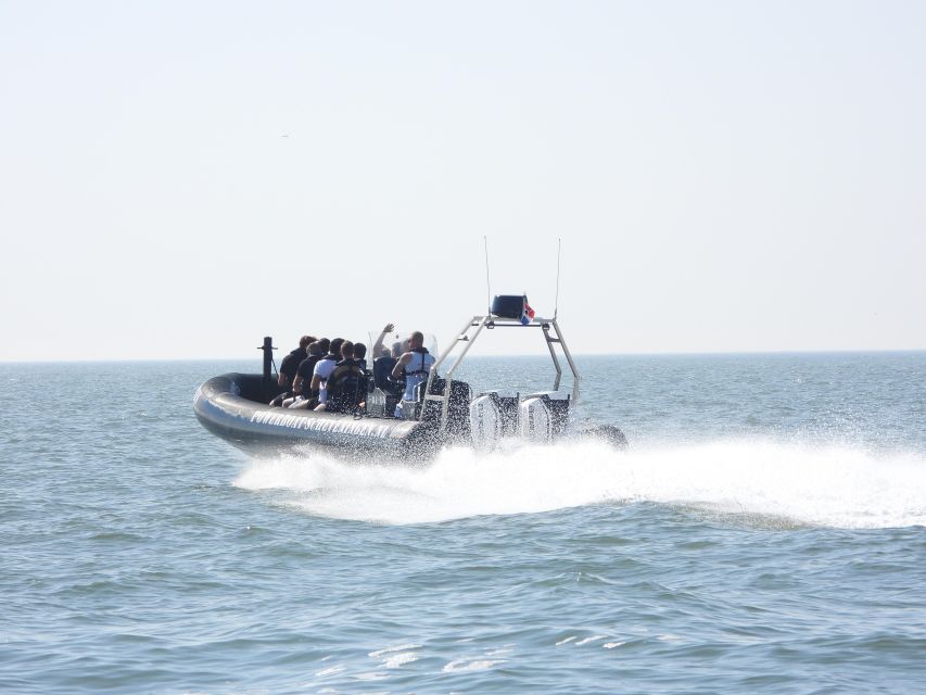 The Hague: Powerboat Tour Scheveningen - Leaving Scheveningen harbor at a gentle pace