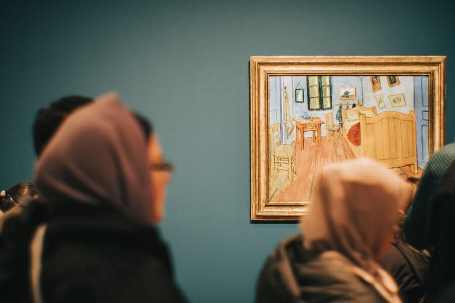 Tour in Spanish: Van Gogh Museum Private Tour - Paris changes Van Gogh’s colors