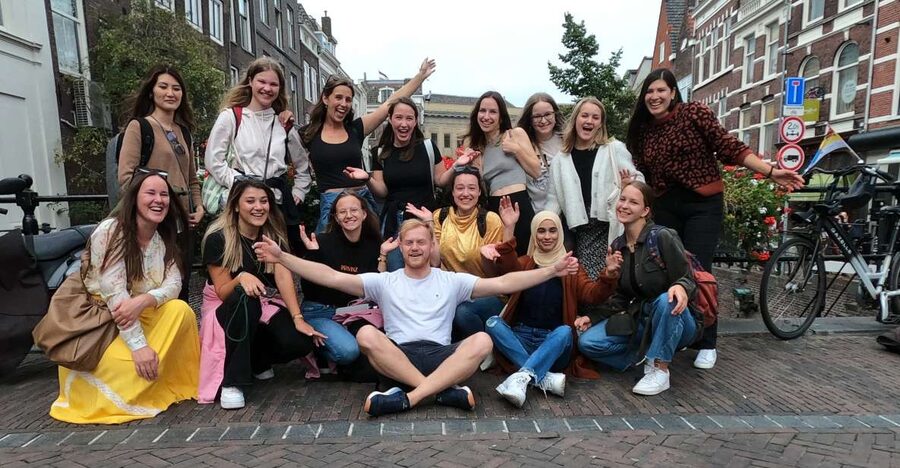 Utrecht: Guided Highlights Walking Tour - Neude Library and the city beyond the postcard