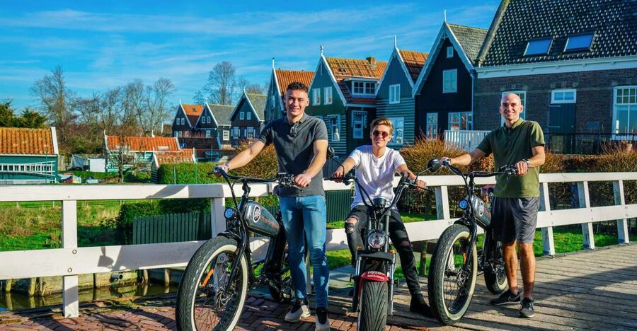 Volendam: E-Fatbike Rental - Who will enjoy this ride most