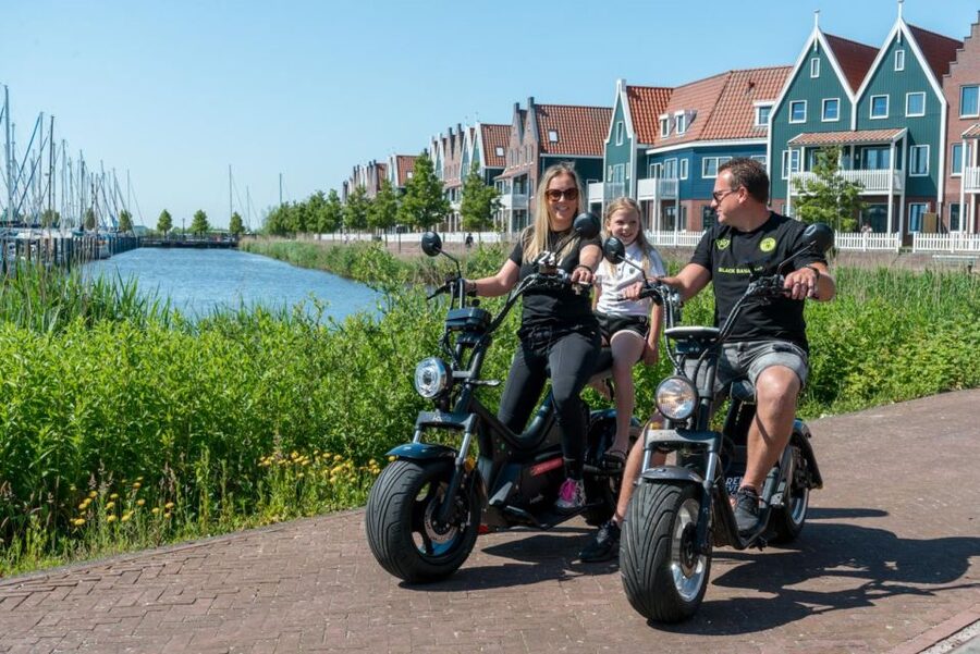 Volendam: E-Scooter Rental - Key points to know before you ride