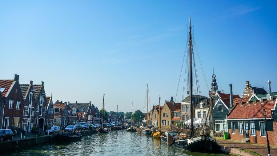 Volendam: E-Scooter Rental - Three hours, four hours, or a full day?