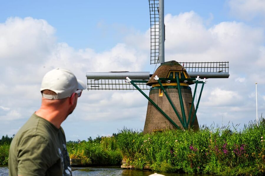 Warmond: Windmill Cruise and Keukenhof Entry Ticket - What you actually see from the boat