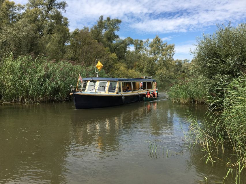 Werkendam: Boat Cruise and Biesbosch Museum Entry Ticket - The 75-minute cruise through narrow trenches