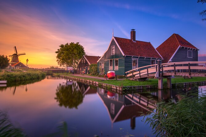 Zaanse Schans and Cheese Tasting Guided Tour from Amsterdam - Two and a half hours among the windmills