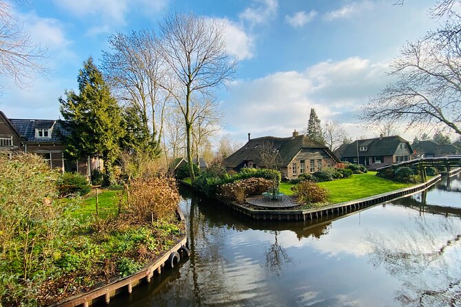 Zaanse Schans and Giethoorn Small-Group Tour with Hotel Pick-Up - Final call: a strong countryside sampler