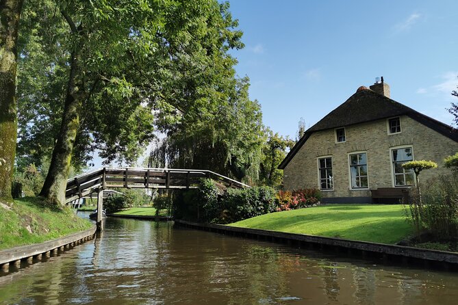 Zaanse Schans and Giethoorn Small-Group Tour with Hotel Pick-Up - The guide can make the long day work